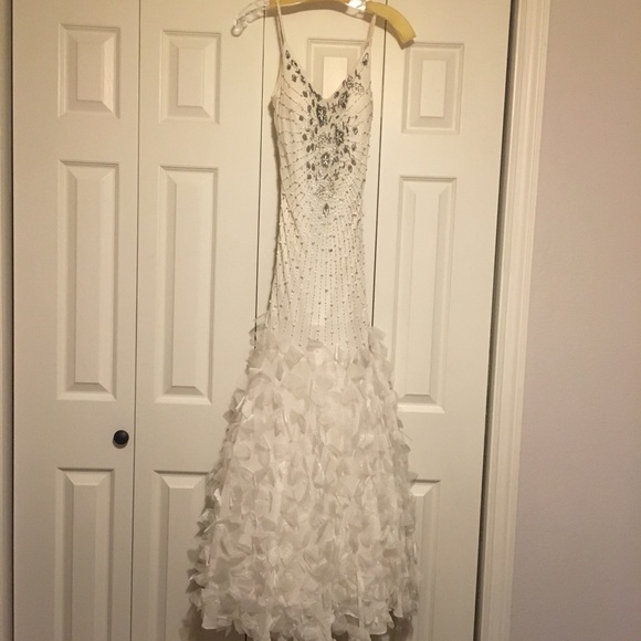 Neiman Marcus White Formal Dress-Prom dress - Picture 1 of 4